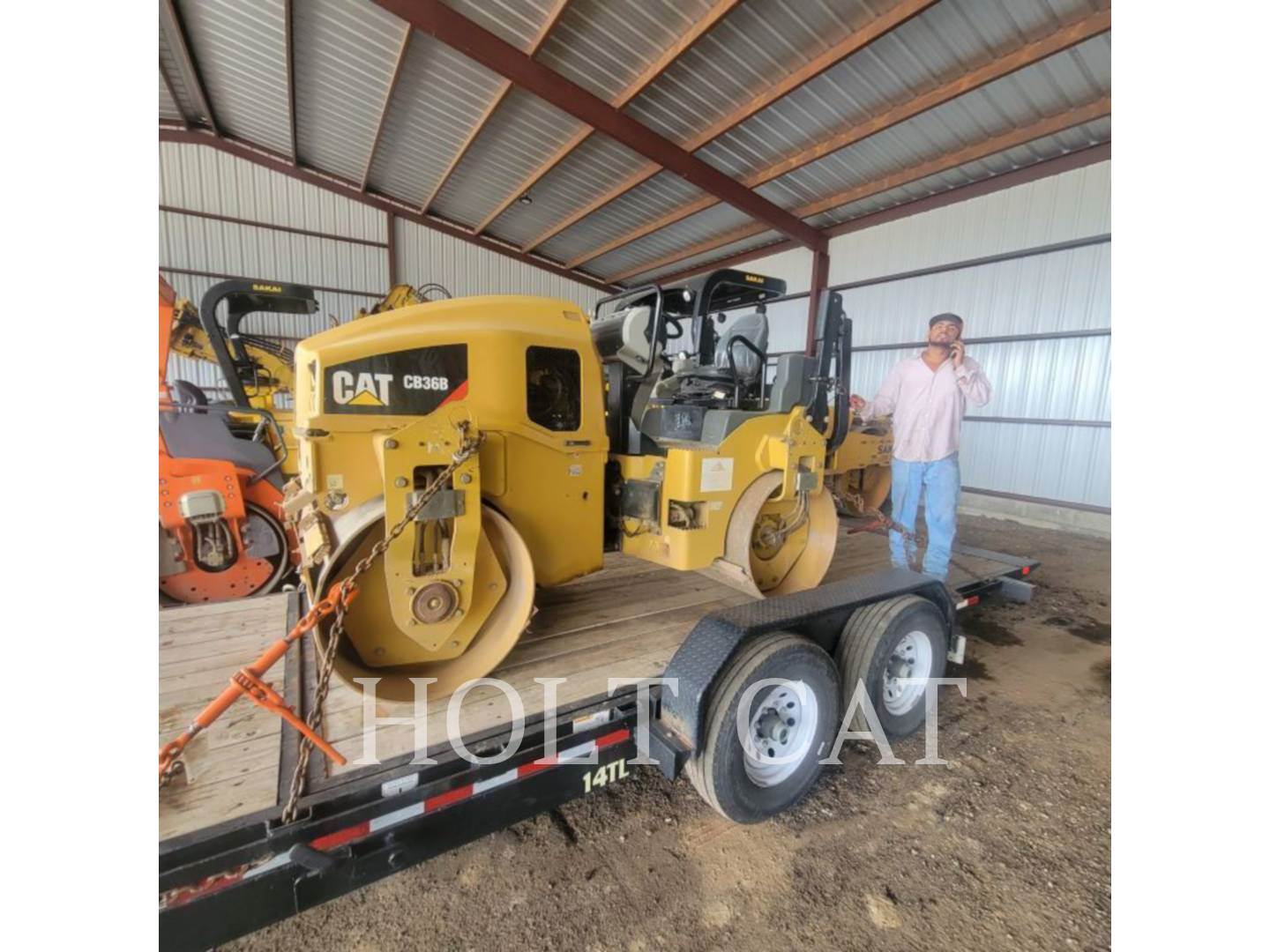 2016 Caterpillar CB36B Smooth Drum Roller Compactor For Sale, 3,489