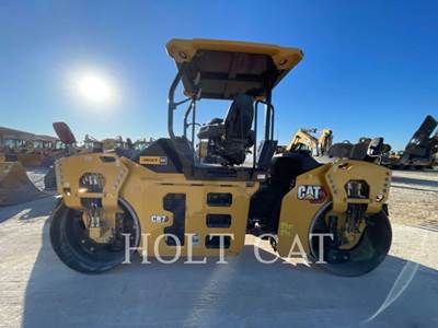 Caterpillar CB7 Smooth Drum Roller Compactor