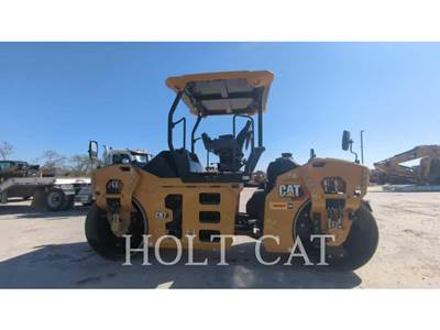 Caterpillar CB7 Smooth Drum Roller Compactor