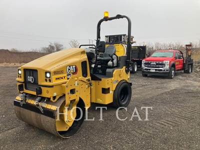 Caterpillar CC4.0 Smooth Drum Roller Compactor