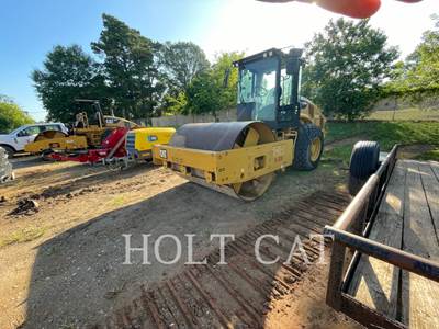 Caterpillar CS56B Smooth Drum Roller Compactor