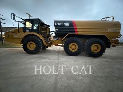 Caterpillar W00 740GC Water Truck