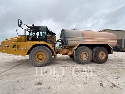 Caterpillar W00 740GC Water Truck
