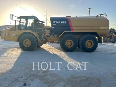 Caterpillar W00 740GC Water Truck