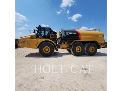 Caterpillar W00 740GC Water Truck