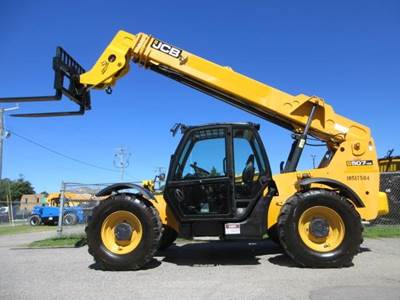 JCB 507-42 Telehandler - 7000lb Capacity, 42ft Lift Height