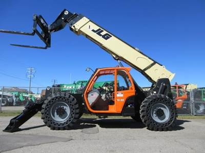 JLG 1055 Telehandler - 10000lb Capacity, 55ft Lift Height