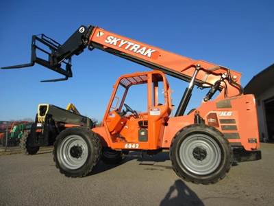 JLG 6042 Telehandler - 6000lb Capacity, 42ft Lift Height