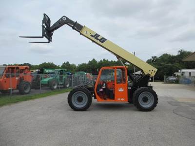 JLG G6-42A Telehandler - 6000lb Capacity, 42ft Lift Height