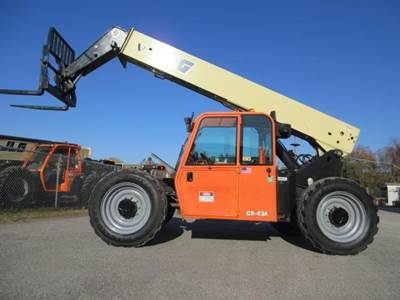 JLG G9-43A Telehandler - 9000lb Capacity, 43ft Lift Height