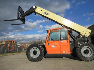 JLG G9-43A Telehandler - 9000lb Capacity, 43ft Lift Height