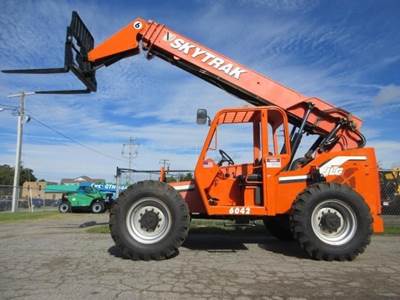 SkyTrak 6042 Telehandler - 6000lb Capacity, 42ft Lift Height