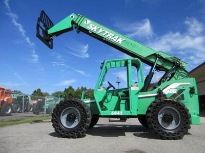 SkyTrak 6042 Telehandler - 6000lb Capacity, 42ft Lift Height