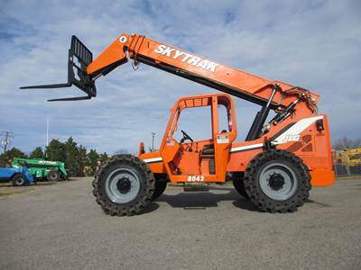 SkyTrak 8042 Telehandler - 8000lb Capacity, 42ft Lift Height
