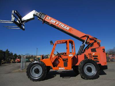 SkyTrak 8042 Telehandler - 8000lb Capacity, 42ft Lift Height