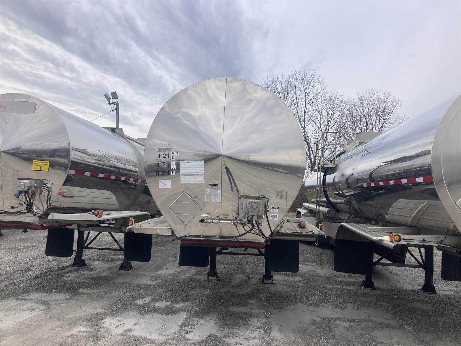 2007 BULK SR 7000 GAL. HENDRICKSON AIR RIDE DOT 407 Chemical / Acid