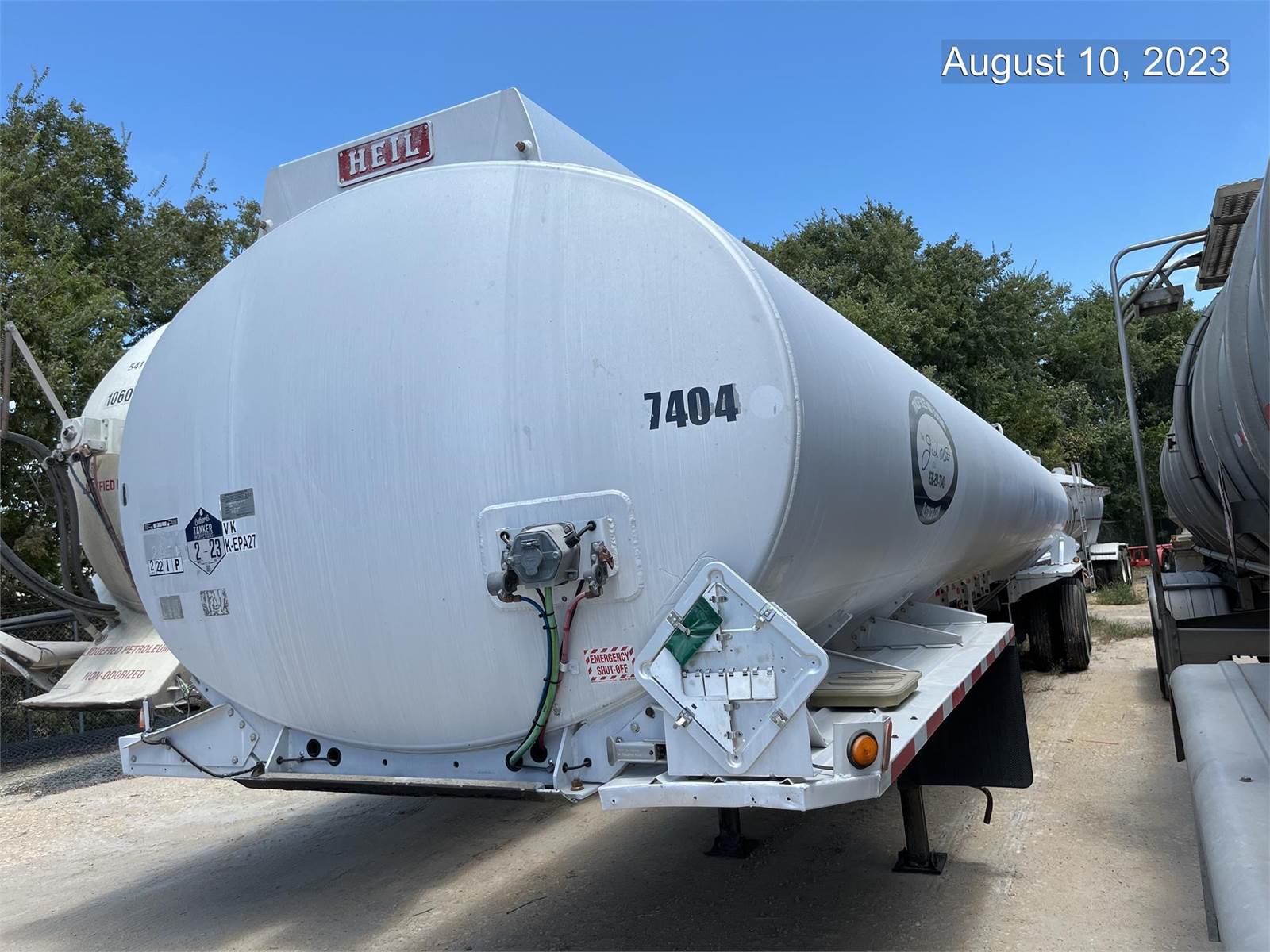 2000 Heil 9200 GAL. HENDRICKSON AIR RIDE DOT 406 Fuel Tanker Trailer