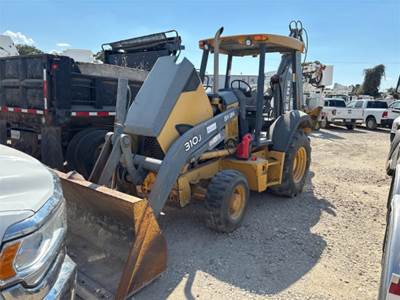 John Deere 310J Backhoe