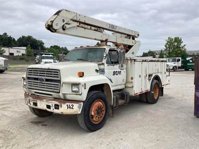 Ford F-700 Boom / Bucket Truck