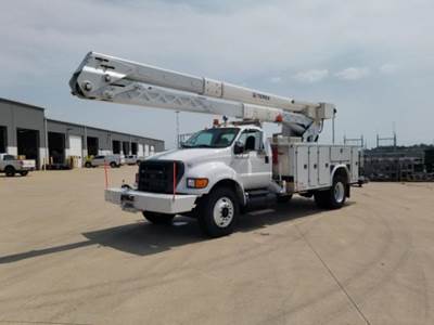 Ford F-750 Boom / Bucket Truck