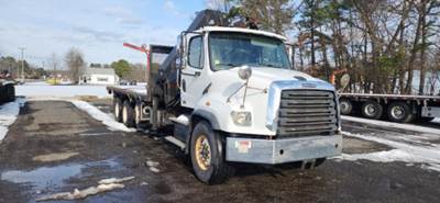 Freightliner 114SD Boom / Bucket Truck