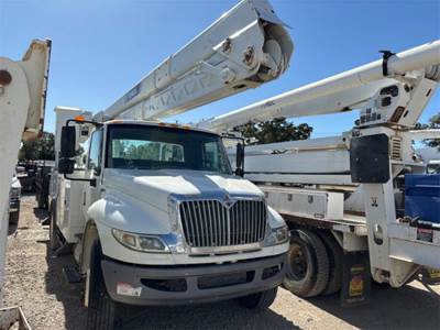 International 4300 Boom / Bucket Truck