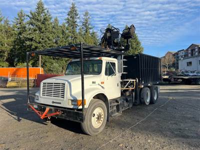 International 4900 Boom / Bucket Truck