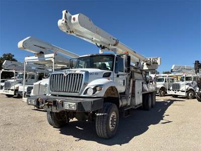 International 7400 Boom / Bucket Truck