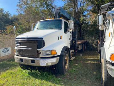 Sterling LT9513 Boom / Bucket Truck