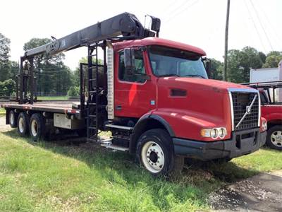Volvo 365 Boom / Bucket Truck