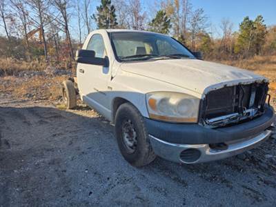 Dodge RAM 2500 4X2 Cab & Chassis Truck