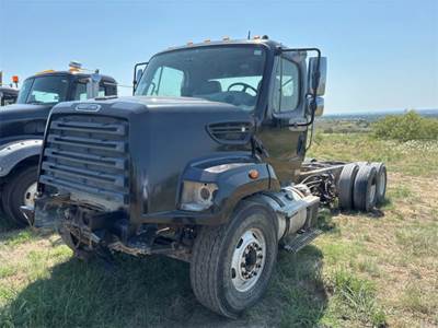 Freightliner 108SD Cab & Chassis Truck