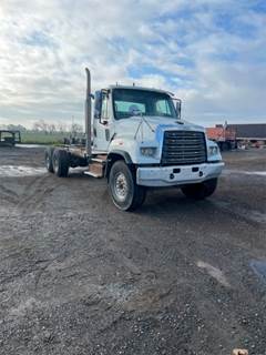 Freightliner 114SD Cab & Chassis Truck