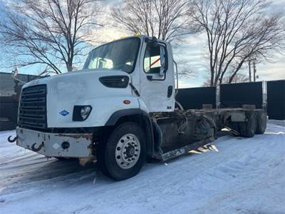 Freightliner 114SD CNG Cab & Chassis Truck