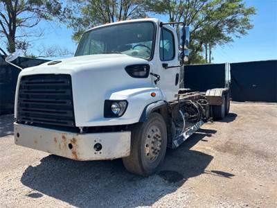 Freightliner 114SD CNG Cab & Chassis Truck