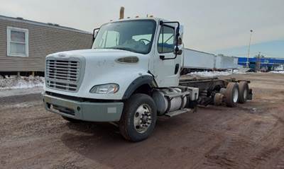 Freightliner M2 112 Cab & Chassis Truck