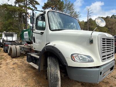 Freightliner M2 Cab & Chassis Truck