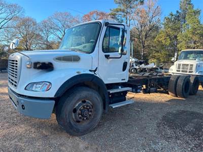 Freightliner M2112 CNG Cab & Chassis Truck