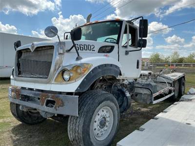 International 7600 Cab & Chassis Truck