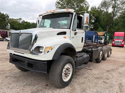 International 7600 Cab & Chassis Truck