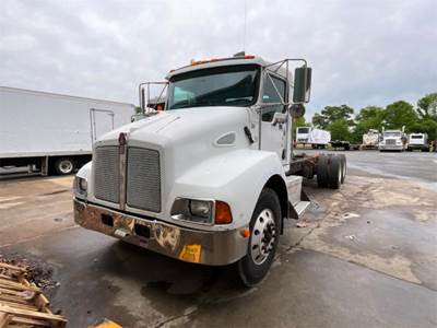 Kenworth T300 Cab & Chassis Truck