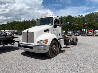 Kenworth T370 Cab & Chassis Truck