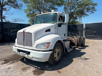 Kenworth T370 Cab & Chassis Truck