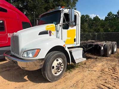 Kenworth T370 Cab & Chassis Truck