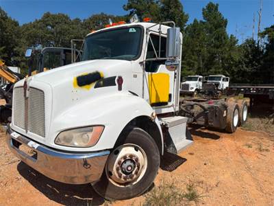 Kenworth T370 Cab & Chassis Truck