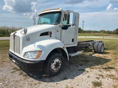 Kenworth T370 Cab & Chassis Truck