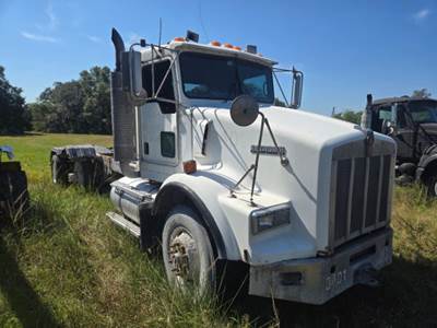 Kenworth T800 Cab & Chassis Truck