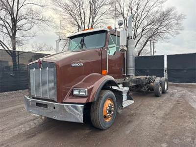 Kenworth T800 Cab & Chassis Truck