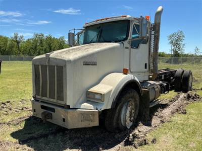 Kenworth T800 Cab & Chassis Truck