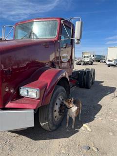 Kenworth T800 Cab & Chassis Truck